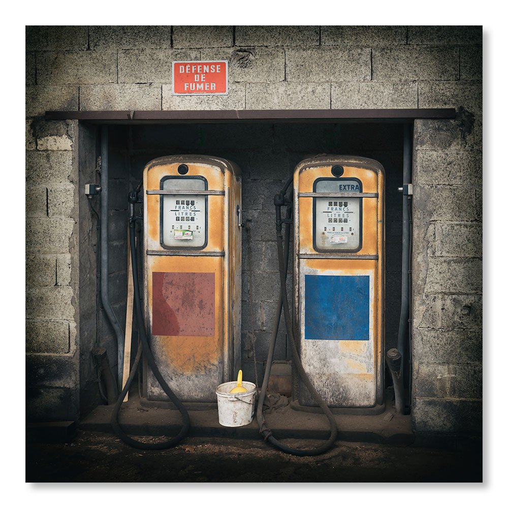 Modern Design Wall Decoration Painting SBL0021 - Old Gas Station Gas Pumps in France - Vintage Retro Decorative Painting - Printadeco