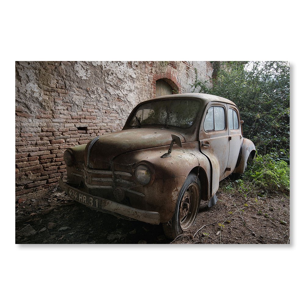 Modernes Design Wanddekoration Gemälde SBL0186 – Altes Renault 4CV Auto verlassen in Frankreich – Dekoratives Gemälde Fahrzeug Urbex – Printadeco