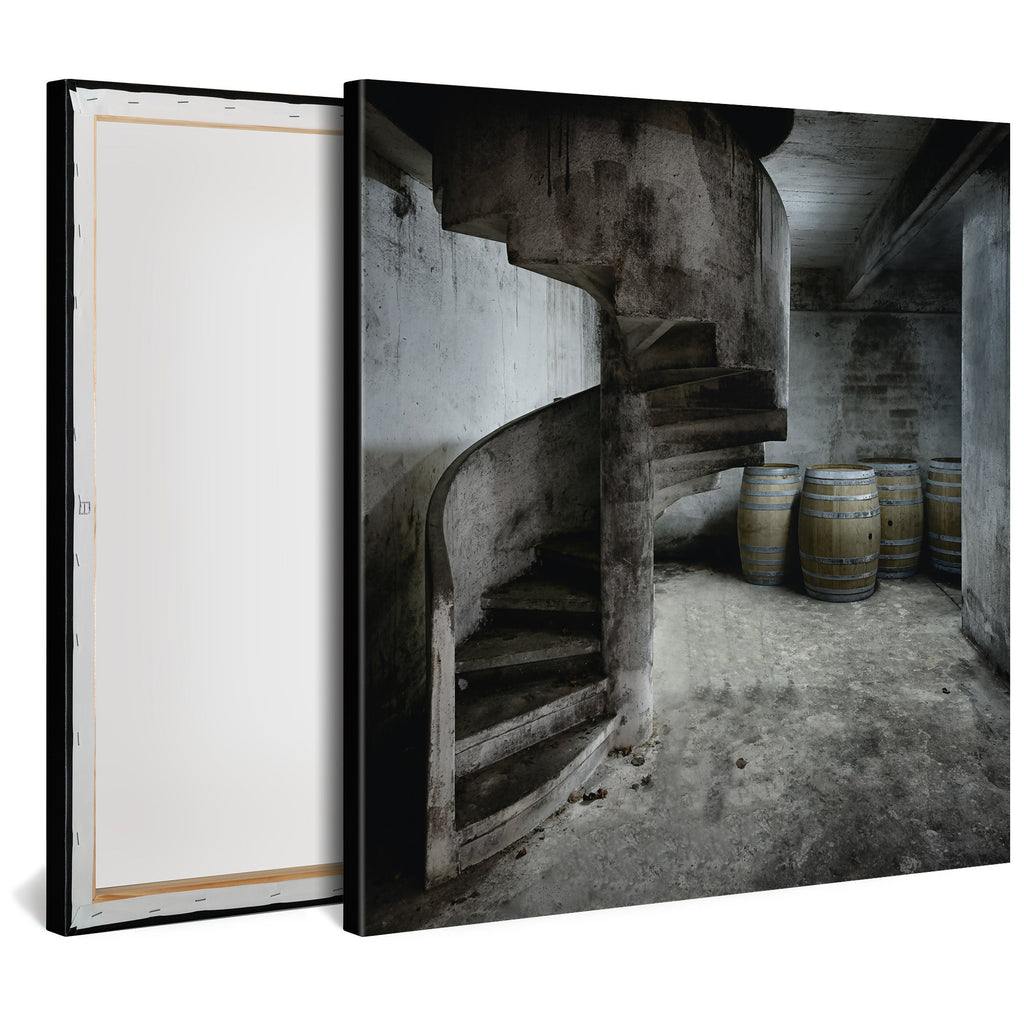 Tableau Moderne pas cher SBL0061 - Ancienne cave à vin avec escalier en colimaçon et tonneaux en France - Tableau déco